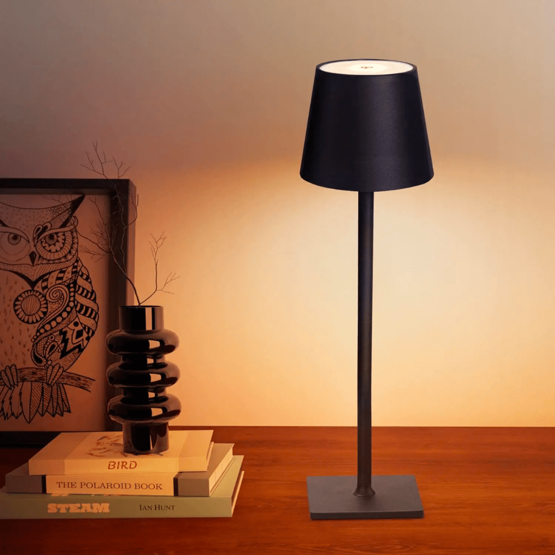 Luxury wireless table lamp