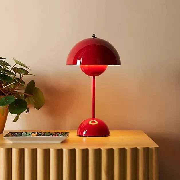 LED table lamp for an attractive interior