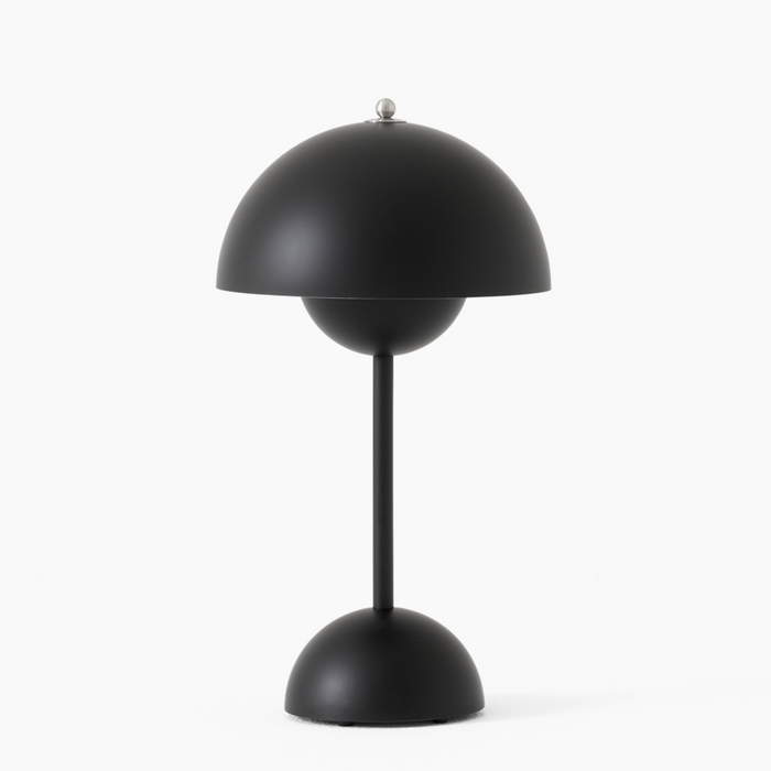 LED table lamp for an attractive interior