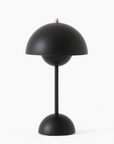 LED table lamp for an attractive interior