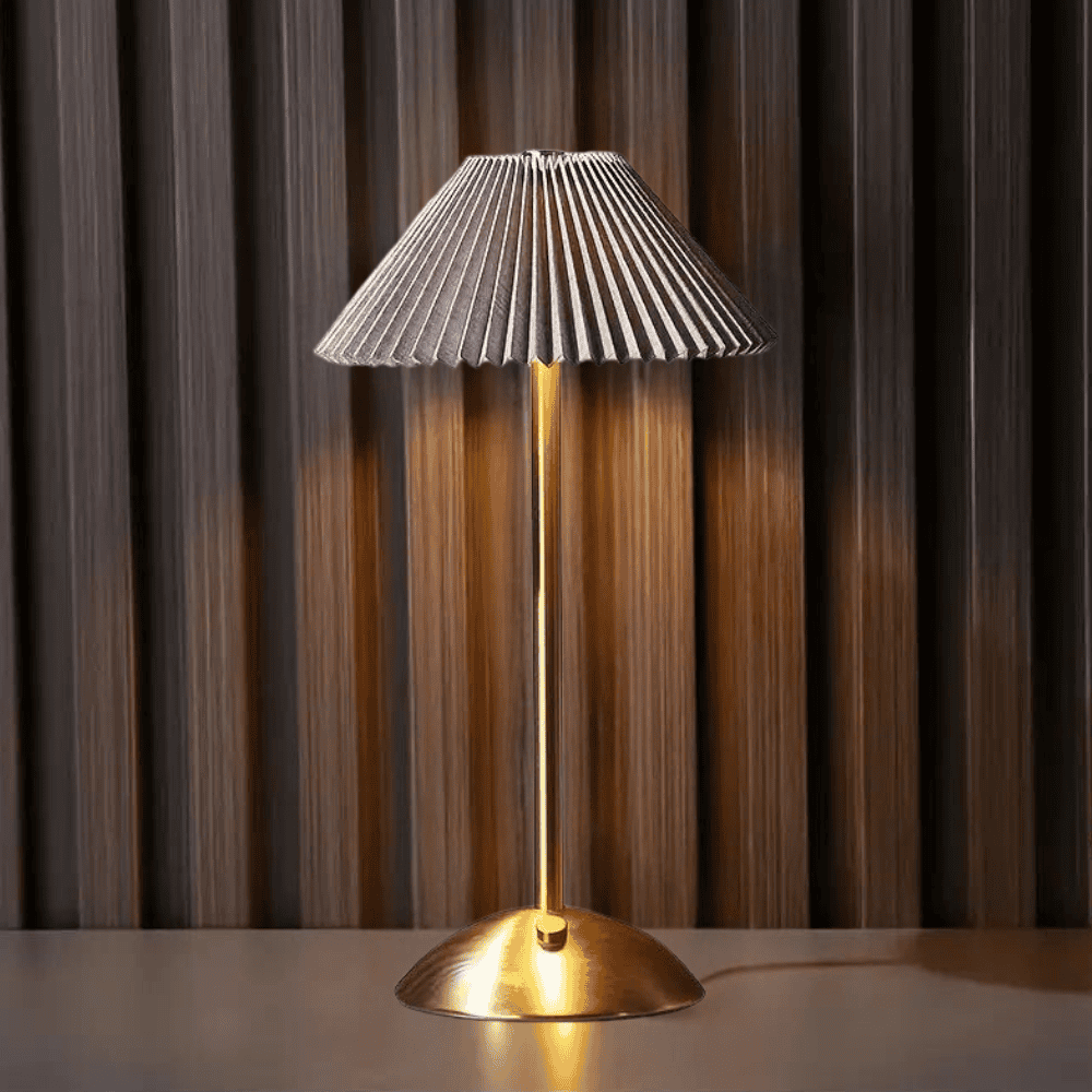 Modern and wireless table lamp