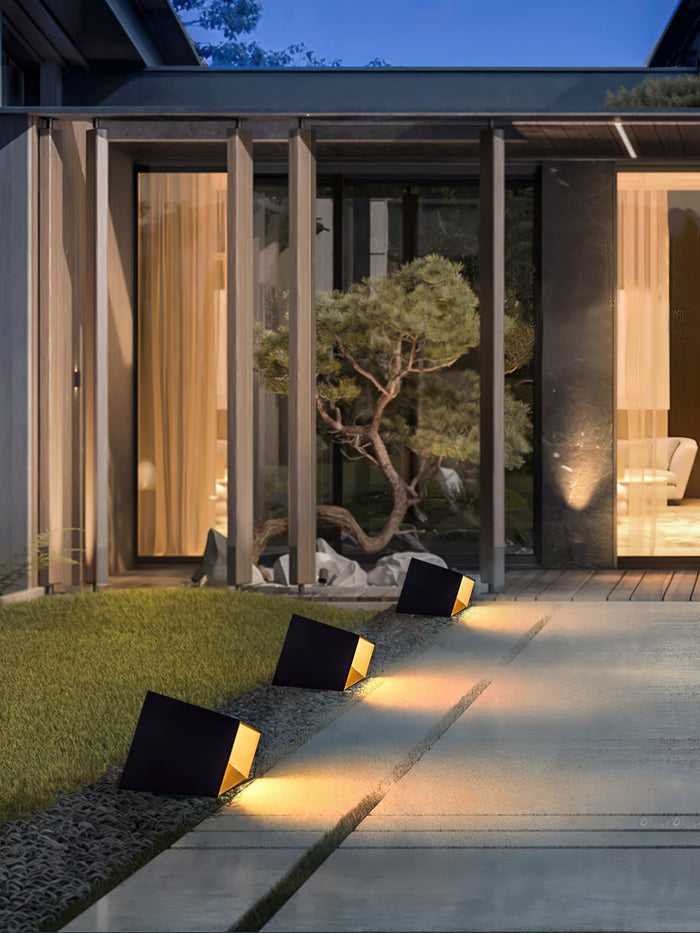 Cube Garden Solar-Powered Outdoor Lamp