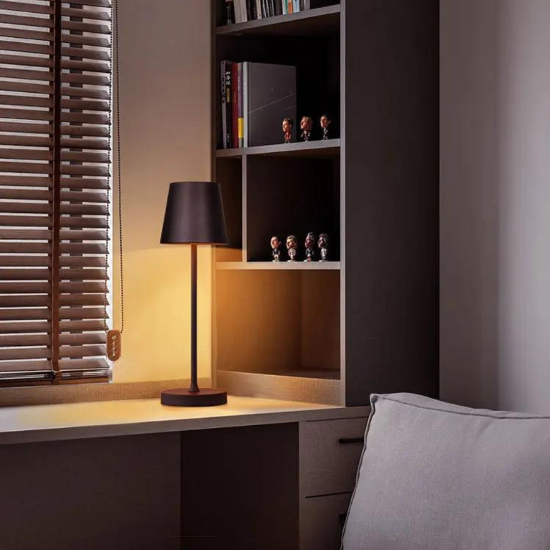 Luxury wireless table lamp