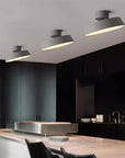 Swivelling LED ceiling lamp