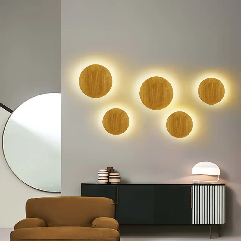 Wooden wall lamp