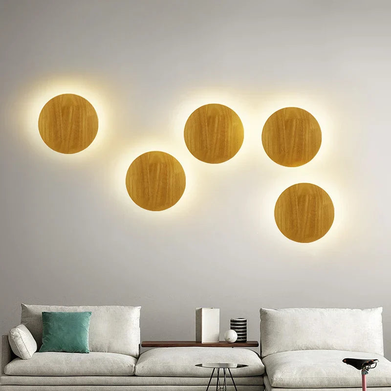 Wooden wall lamp