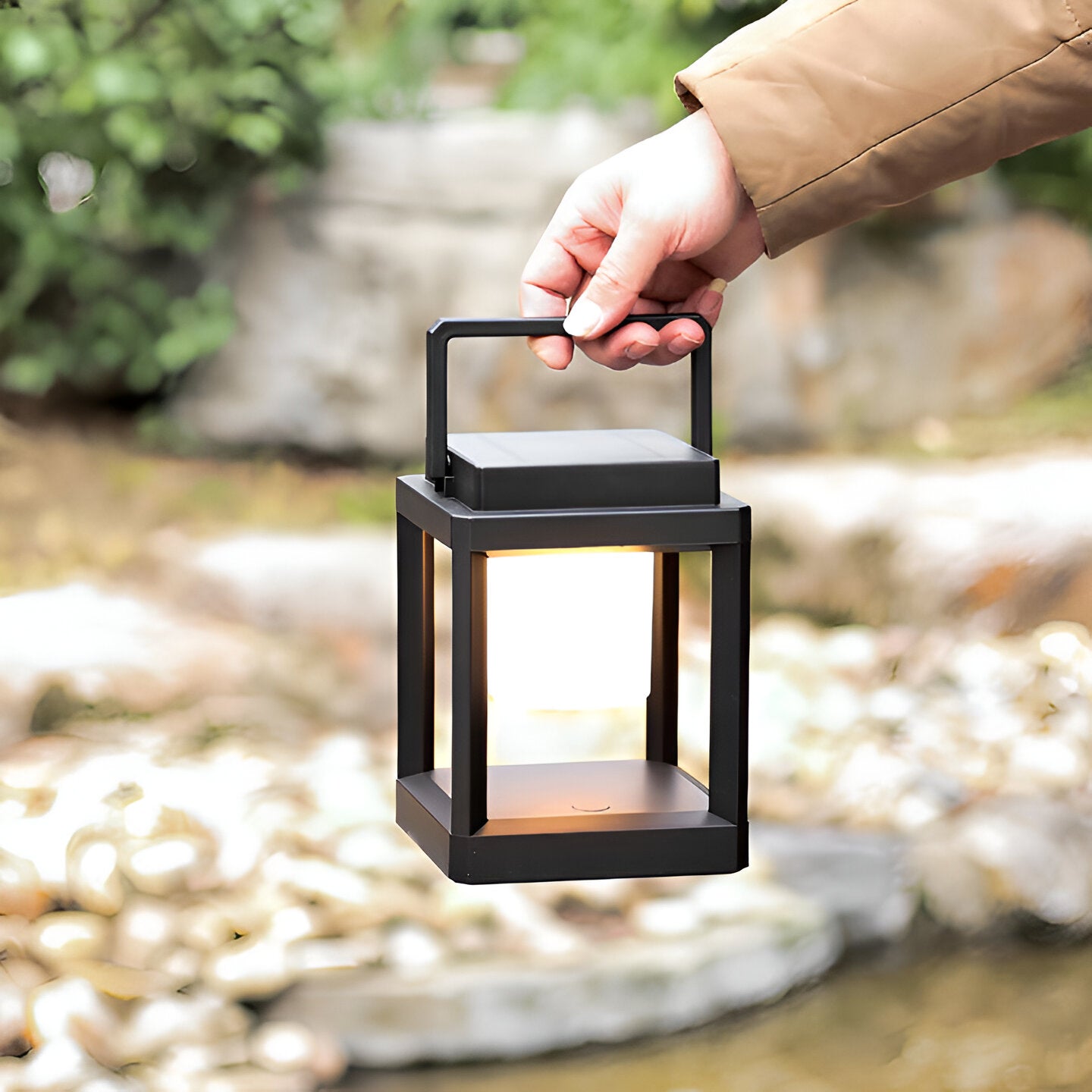 Portable Solar Lantern with USB Charging – Outdoor Solar Lamp for Garden and Camping, Weatherproof Black LED Light 6