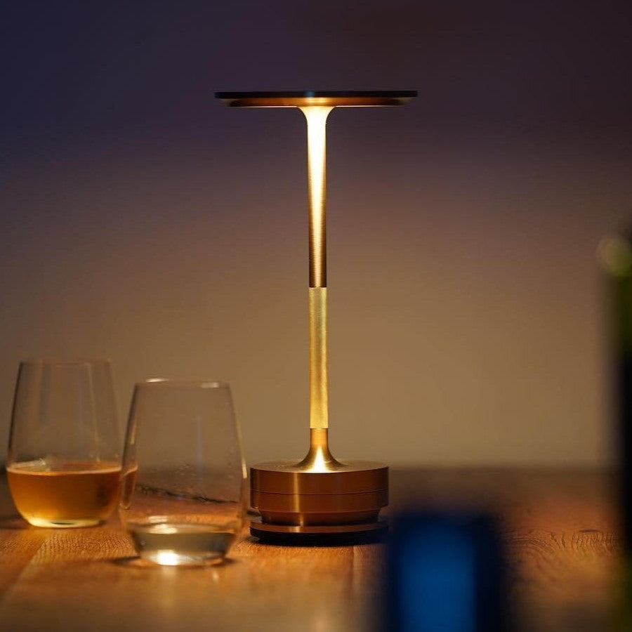 Elegant table lamp