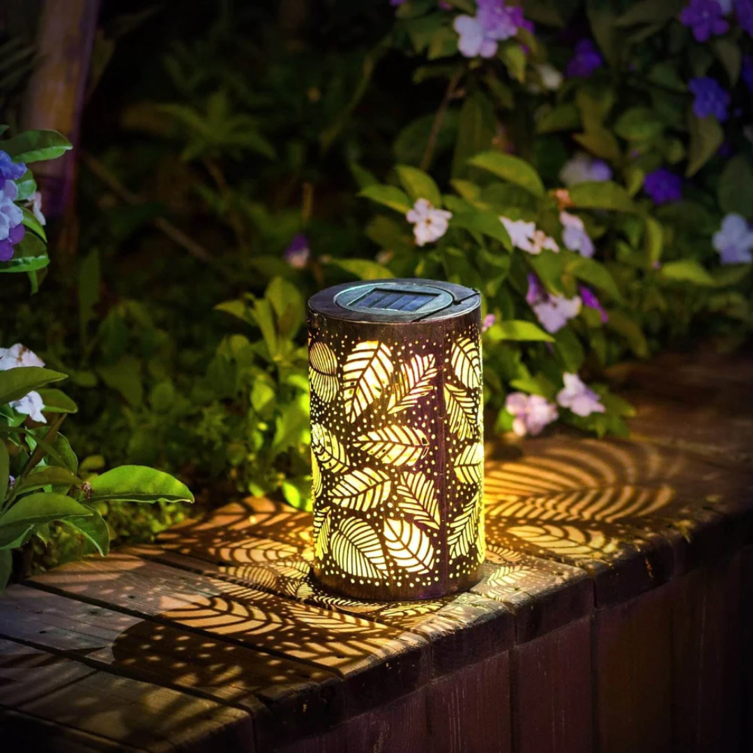 Solar Outdoor Lamp with Leaf Motif – Weatherproof LED Garden Light 3