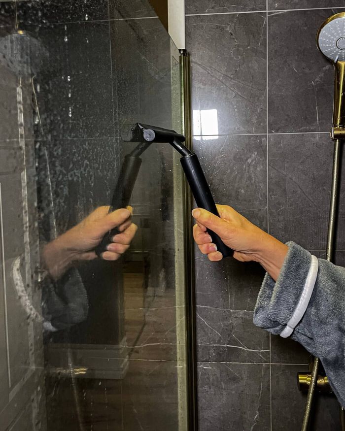 Telescopic Shower Squeegee with Extendable Handle Up to 120 cm – Effortless Bathroom Cleaning Tool for Streak-Free Surfaces 4
