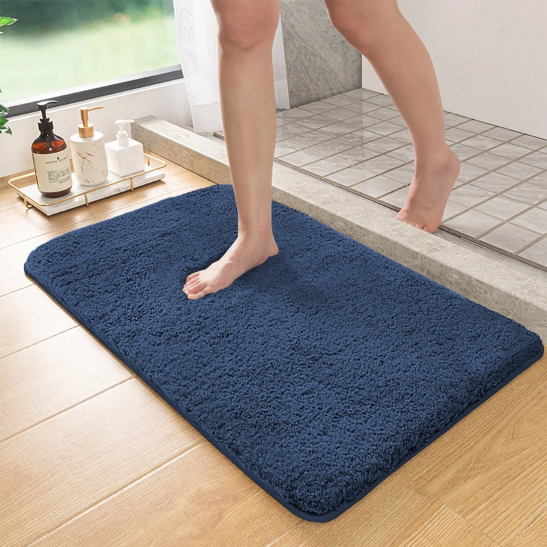 Ultra-Soft Microfiber Bath Mat 50 x 80 cm with Non-Slip Backing - Quick Drying Bathroom Mats for Safety and Comfort 1