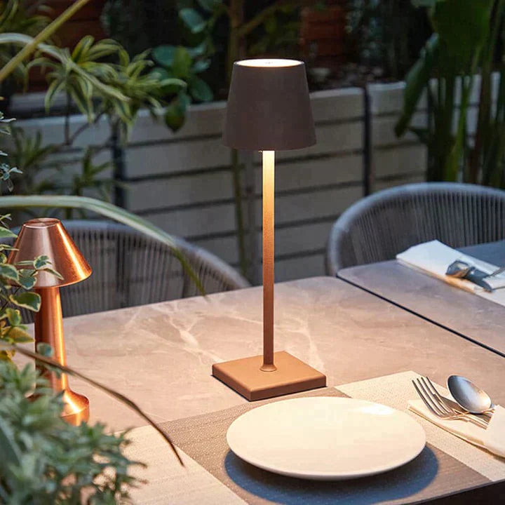 Luxury wireless table lamp